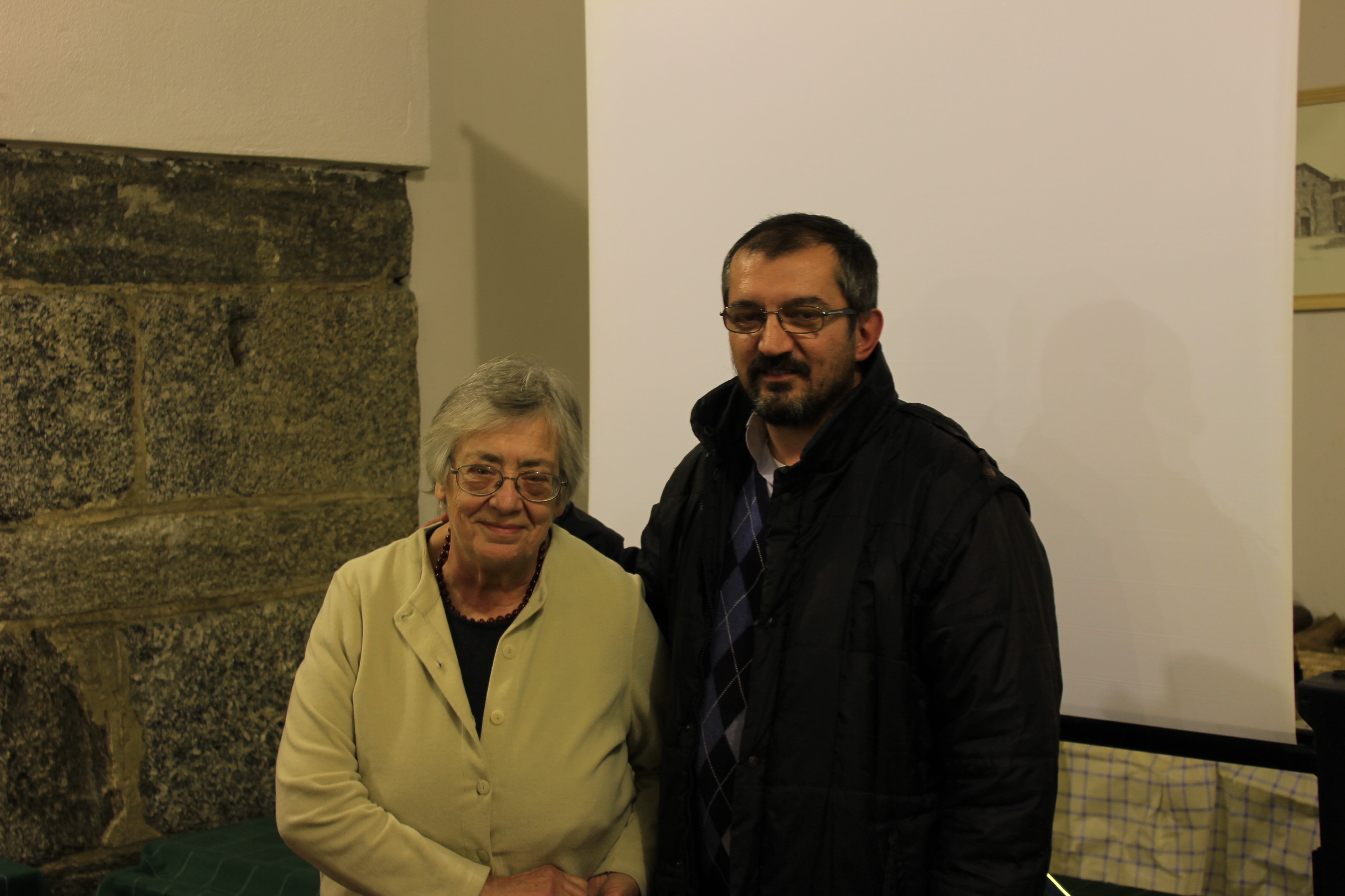 Don Ermanno con Sig.ra Gloria rappresentante dell' associazione MATTONE su MATTONE